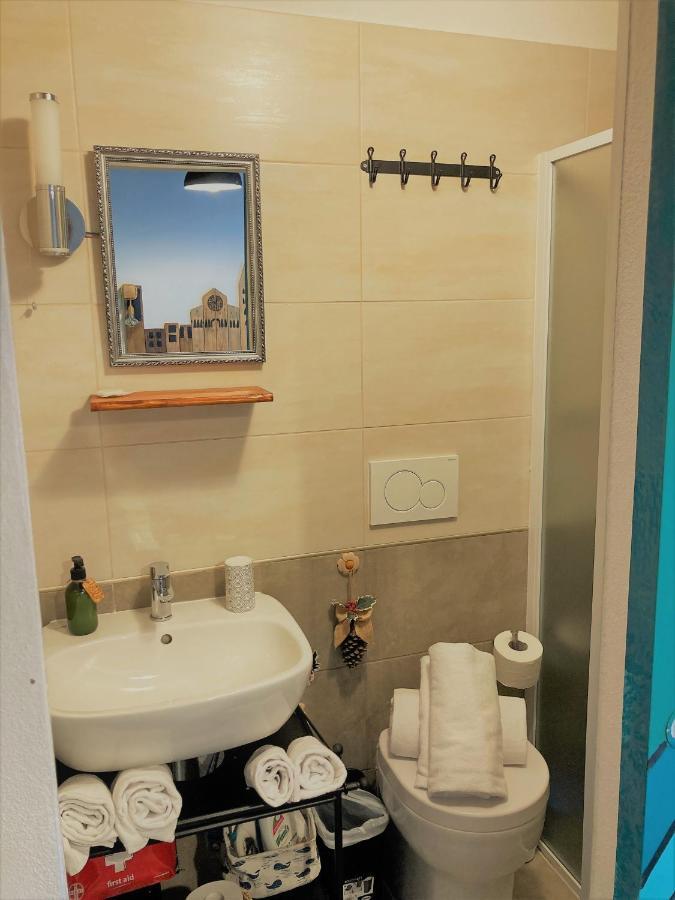 La Pomposa Del Teatro Hotell Modena Exteriör bild