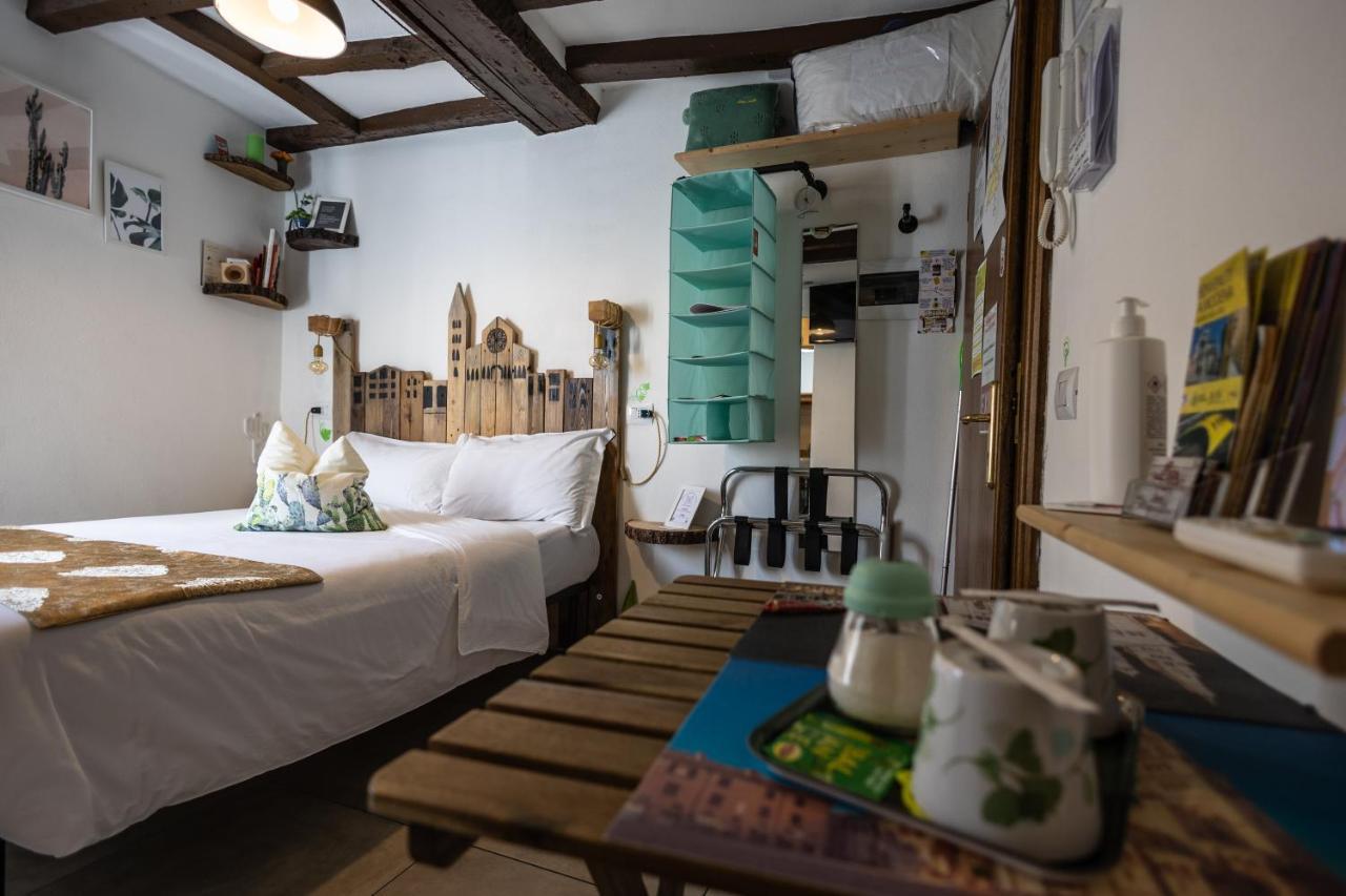 La Pomposa Del Teatro Hotell Modena Exteriör bild